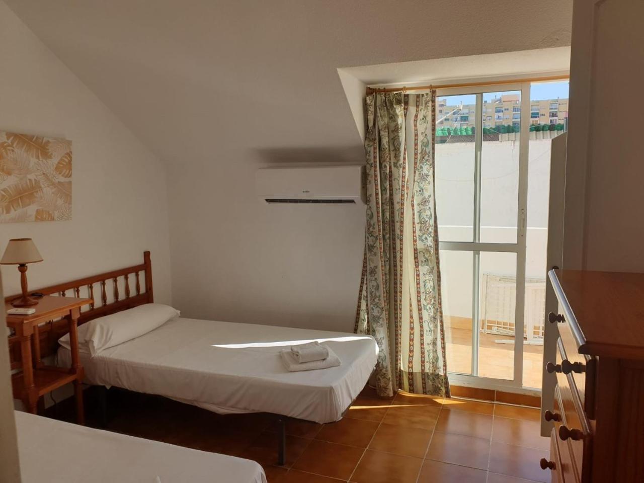 Apartamento Decada Cervantes 19 ฟูเอนฮิโรลา ภายนอก รูปภาพ